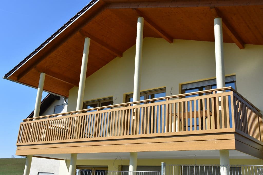Balkongeländer Aluminium Holzoptik wartungsfrei - Nie mehr streichen!