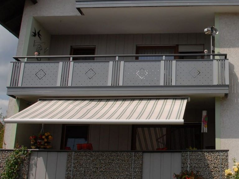 Balkongeländer aus Aluminium Bleche - modern und zeitlos.