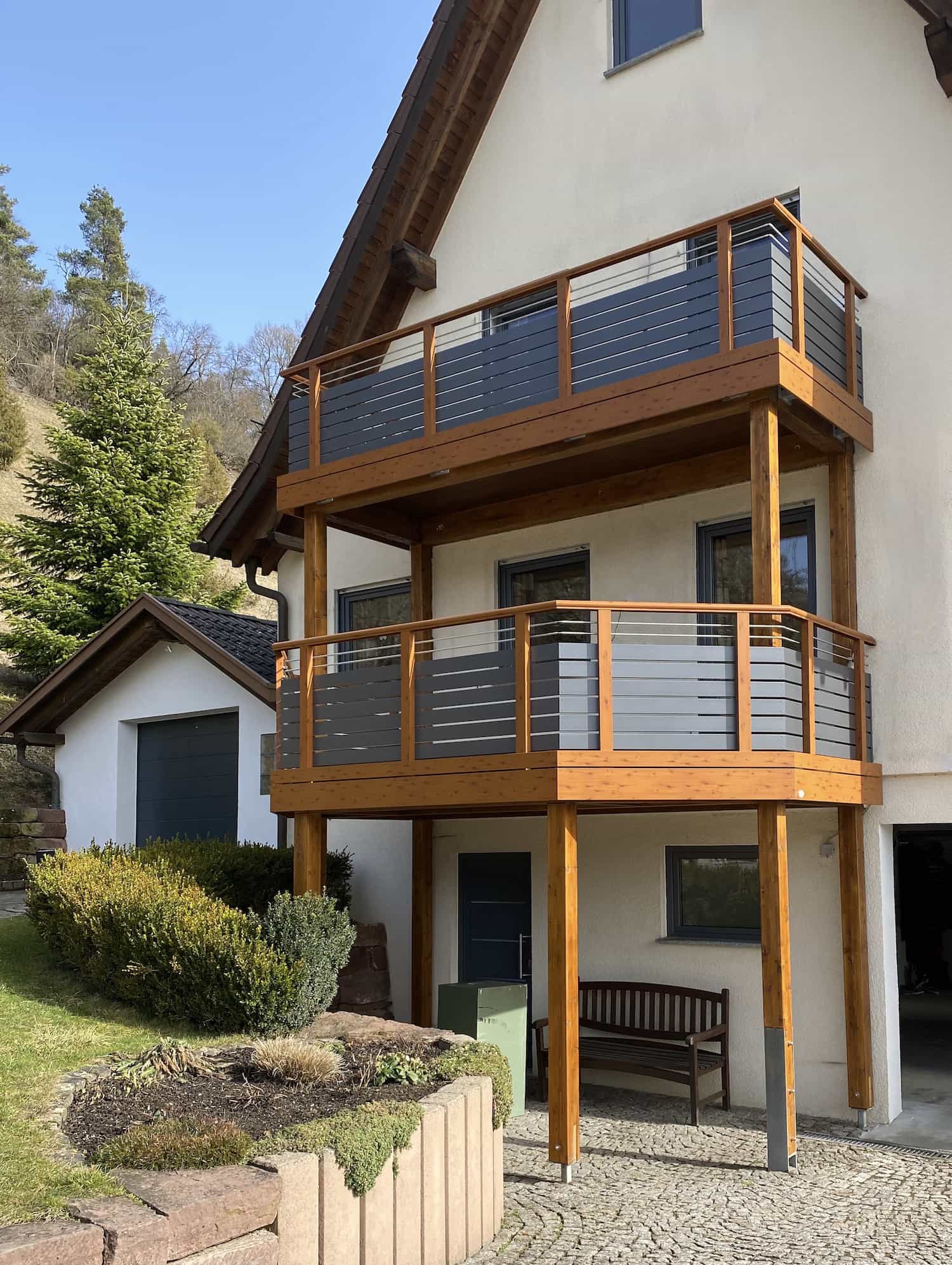 Balkongeländer Holzdekor Modern